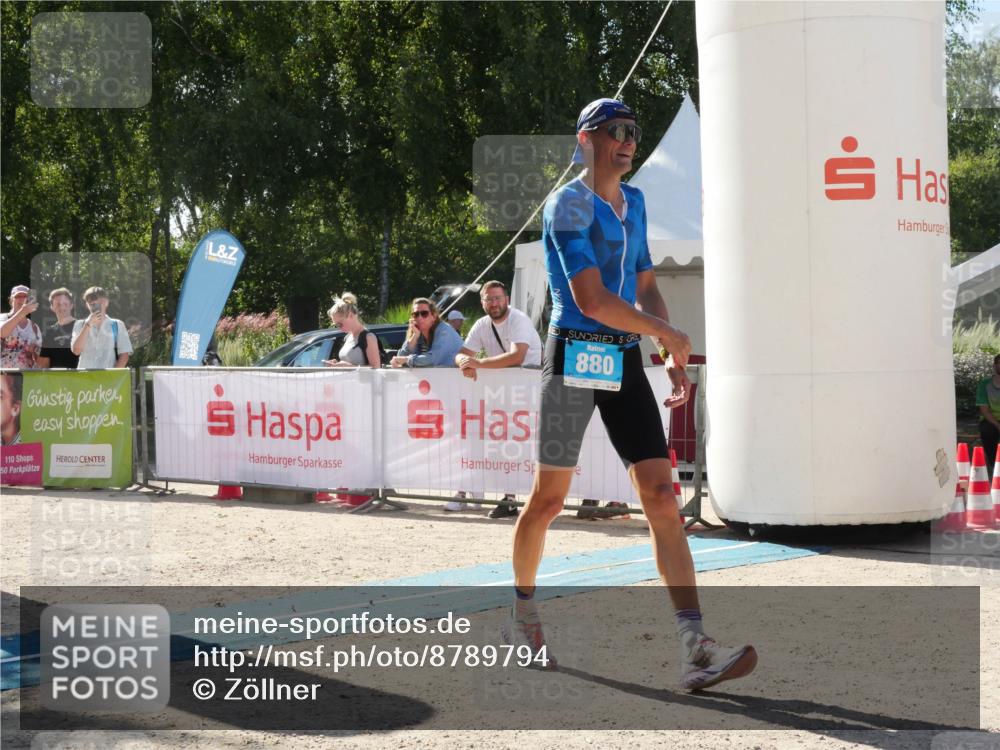 07.09.2025 - 19. Norderstedt Triathlon Zöllner http://msf.ph/oto/8789794 07.09.2025 15:21:01 Ziel 880 meine-sportfotos.de