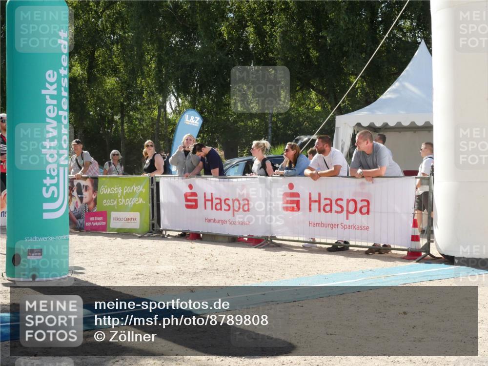 07.09.2025 - 19. Norderstedt Triathlon Zöllner http://msf.ph/oto/8789808 07.09.2025 15:21:53 Ziel 979, 1014 meine-sportfotos.de