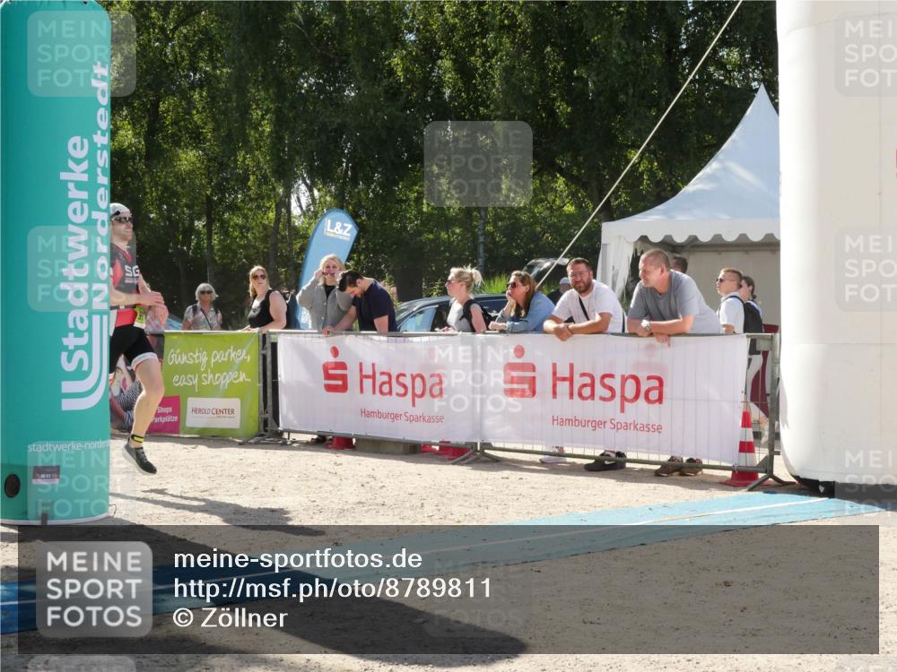 07.09.2025 - 19. Norderstedt Triathlon Zöllner http://msf.ph/oto/8789811 07.09.2025 15:21:53 Ziel 979, 1014 meine-sportfotos.de