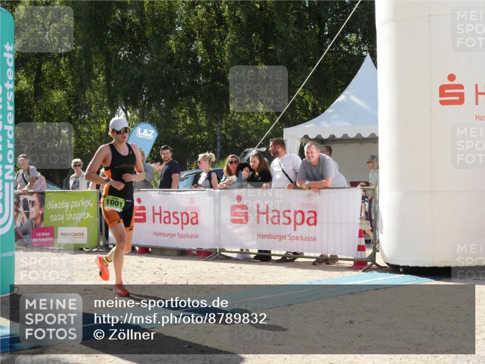 07.09.2025 - 19. Norderstedt Triathlon Zöllner http://msf.ph/oto/8789832 07.09.2025 15:22:11 Ziel 1001 meine-sportfotos.de