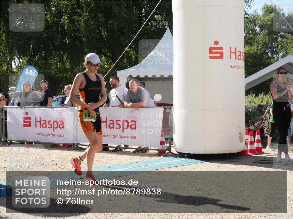 07.09.2025 - 19. Norderstedt Triathlon Zöllner http://msf.ph/oto/8789838 07.09.2025 15:22:12 Ziel 1001 meine-sportfotos.de