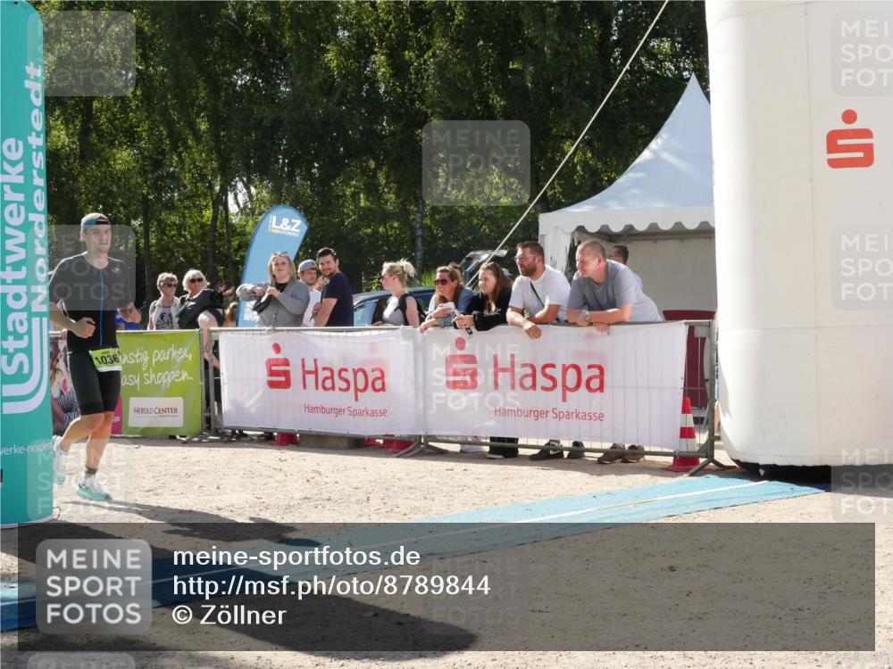 07.09.2025 - 19. Norderstedt Triathlon Zöllner http://msf.ph/oto/8789844 07.09.2025 15:22:25 Ziel 1036 meine-sportfotos.de