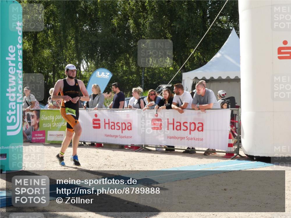 07.09.2025 - 19. Norderstedt Triathlon Zöllner http://msf.ph/oto/8789888 07.09.2025 15:23:12 Ziel 999, 1016 meine-sportfotos.de
