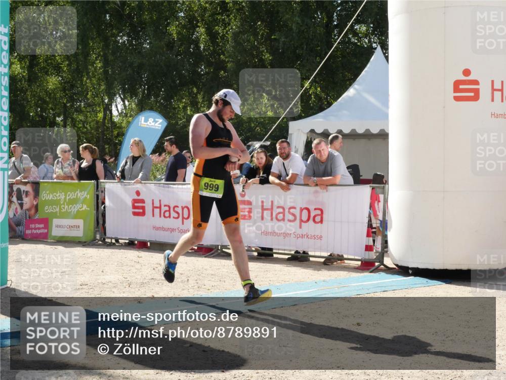 07.09.2025 - 19. Norderstedt Triathlon Zöllner http://msf.ph/oto/8789891 07.09.2025 15:23:12 Ziel 999, 1016 meine-sportfotos.de