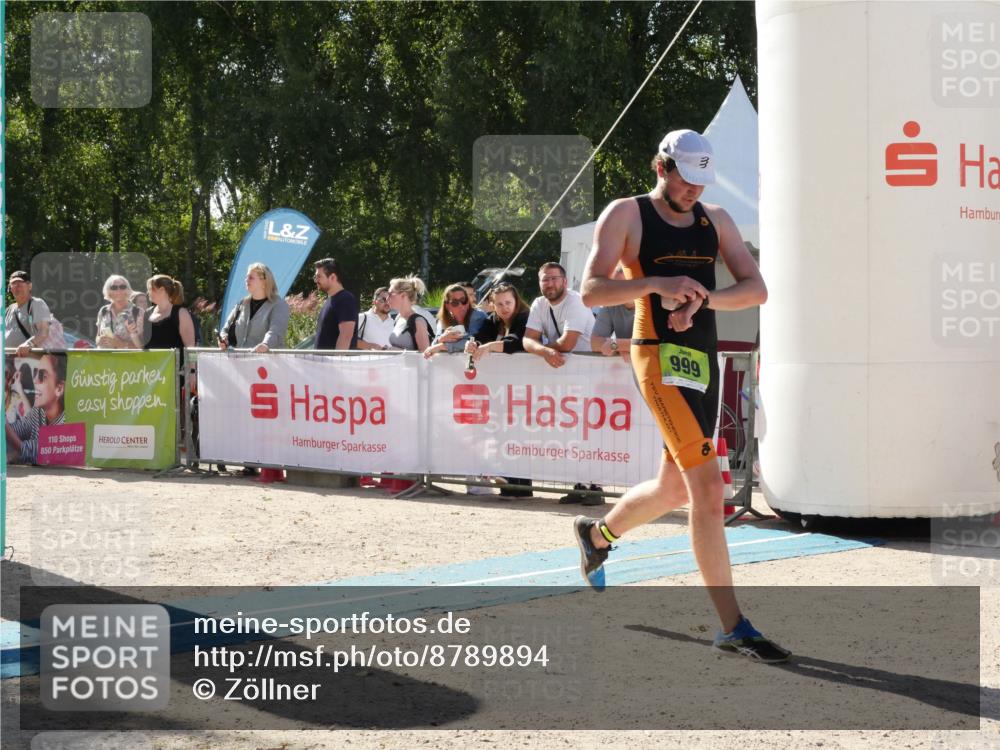 07.09.2025 - 19. Norderstedt Triathlon Zöllner http://msf.ph/oto/8789894 07.09.2025 15:23:12 Ziel 999, 1016 meine-sportfotos.de