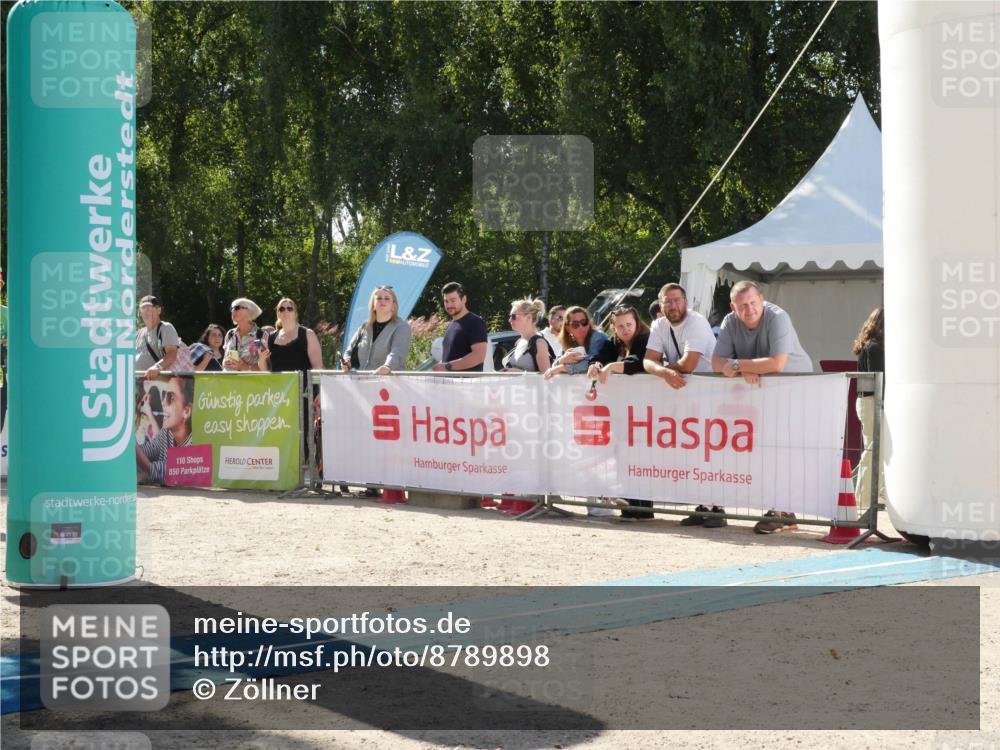 07.09.2025 - 19. Norderstedt Triathlon Zöllner http://msf.ph/oto/8789898 07.09.2025 15:23:13 Ziel 999, 1016 meine-sportfotos.de