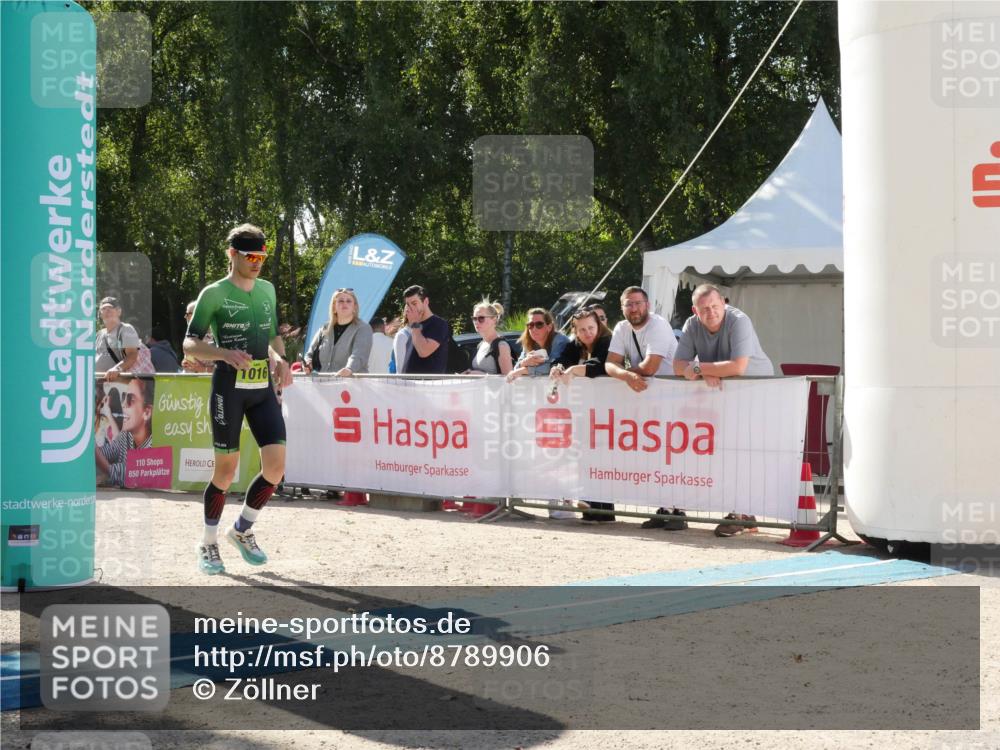 07.09.2025 - 19. Norderstedt Triathlon Zöllner http://msf.ph/oto/8789906 07.09.2025 15:23:15 Ziel 999, 1016 meine-sportfotos.de