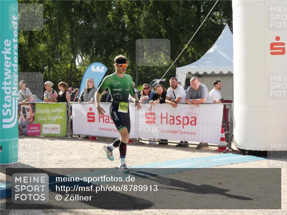 07.09.2025 - 19. Norderstedt Triathlon Zöllner http://msf.ph/oto/8789913 07.09.2025 15:23:15 Ziel 999, 1016 meine-sportfotos.de