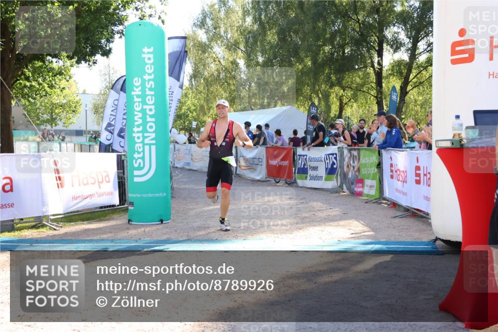 07.09.2025 - 19. Norderstedt Triathlon Zöllner http://msf.ph/oto/8789926 07.09.2025 16:21:57 Ziel 504, 541 meine-sportfotos.de