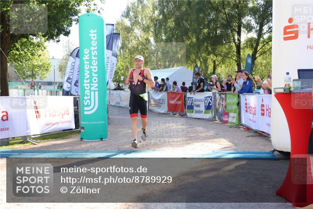 07.09.2025 - 19. Norderstedt Triathlon Zöllner http://msf.ph/oto/8789929 07.09.2025 16:21:57 Ziel 504, 541 meine-sportfotos.de