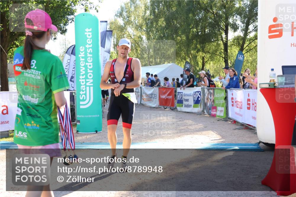 07.09.2025 - 19. Norderstedt Triathlon Zöllner http://msf.ph/oto/8789948 07.09.2025 16:21:59 Ziel 504, 541 meine-sportfotos.de