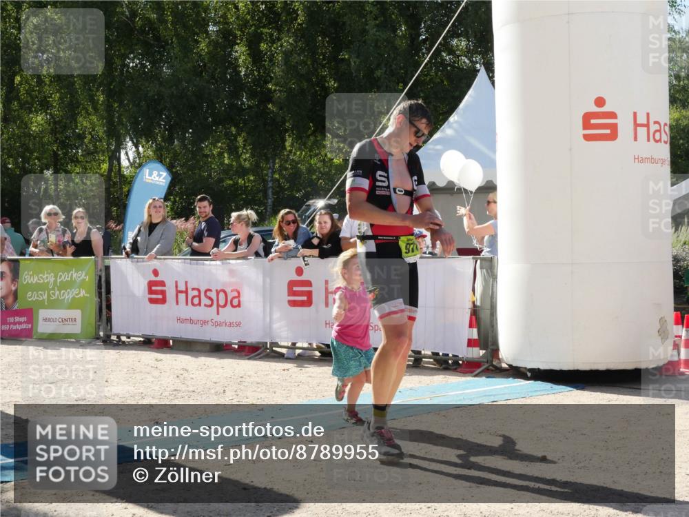 07.09.2025 - 19. Norderstedt Triathlon Zöllner http://msf.ph/oto/8789955 07.09.2025 15:24:29 Ziel 978, 1469 meine-sportfotos.de