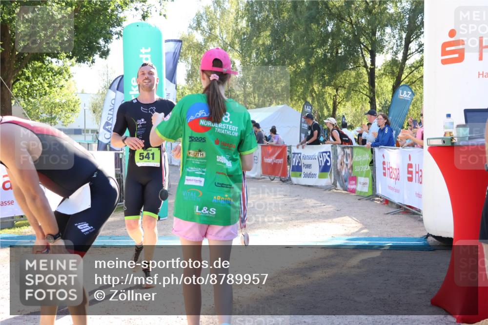 07.09.2025 - 19. Norderstedt Triathlon Zöllner http://msf.ph/oto/8789957 07.09.2025 16:22:03 Ziel 504, 522, 541 meine-sportfotos.de