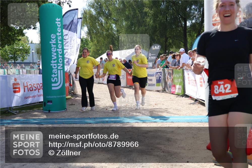 07.09.2025 - 19. Norderstedt Triathlon Zöllner http://msf.ph/oto/8789966 07.09.2025 13:56:02 Ziel 329 meine-sportfotos.de