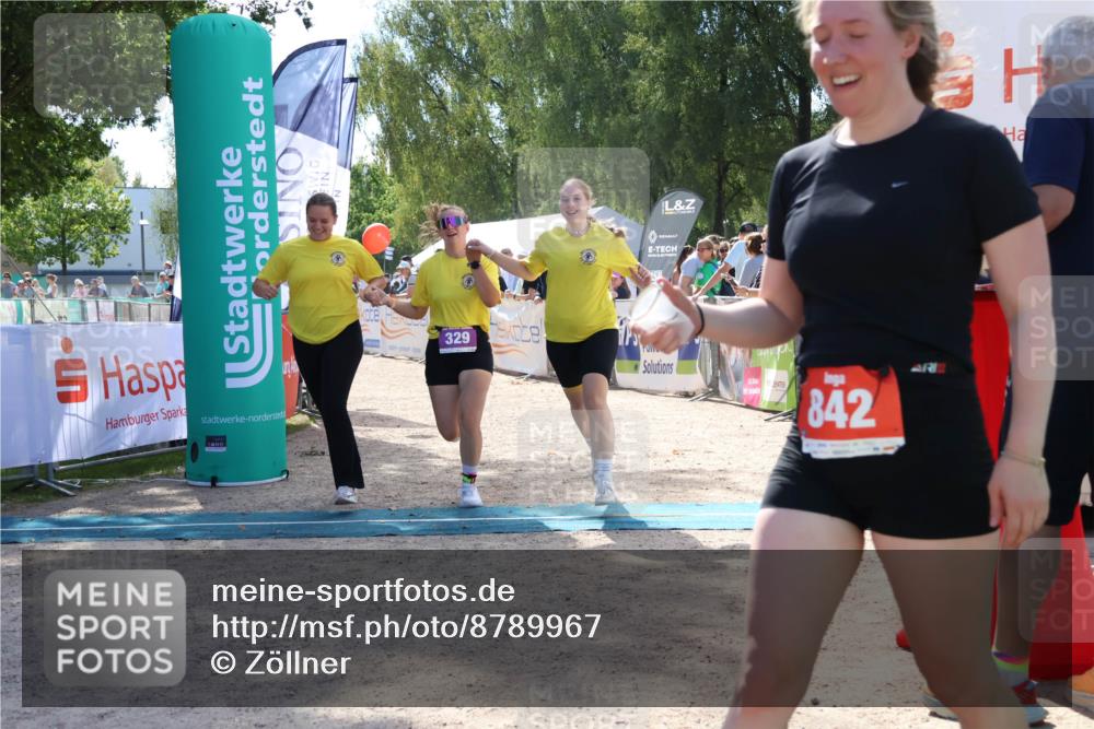 07.09.2025 - 19. Norderstedt Triathlon Zöllner http://msf.ph/oto/8789967 07.09.2025 13:56:02 Ziel 329 meine-sportfotos.de