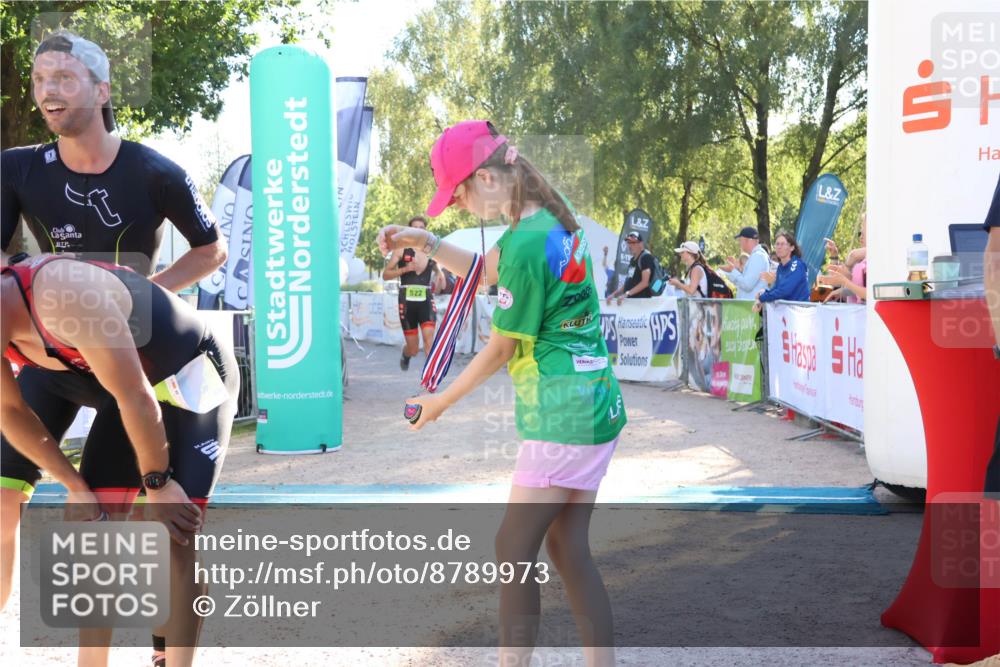 07.09.2025 - 19. Norderstedt Triathlon Zöllner http://msf.ph/oto/8789973 07.09.2025 16:22:04 Ziel 504, 522, 541 meine-sportfotos.de