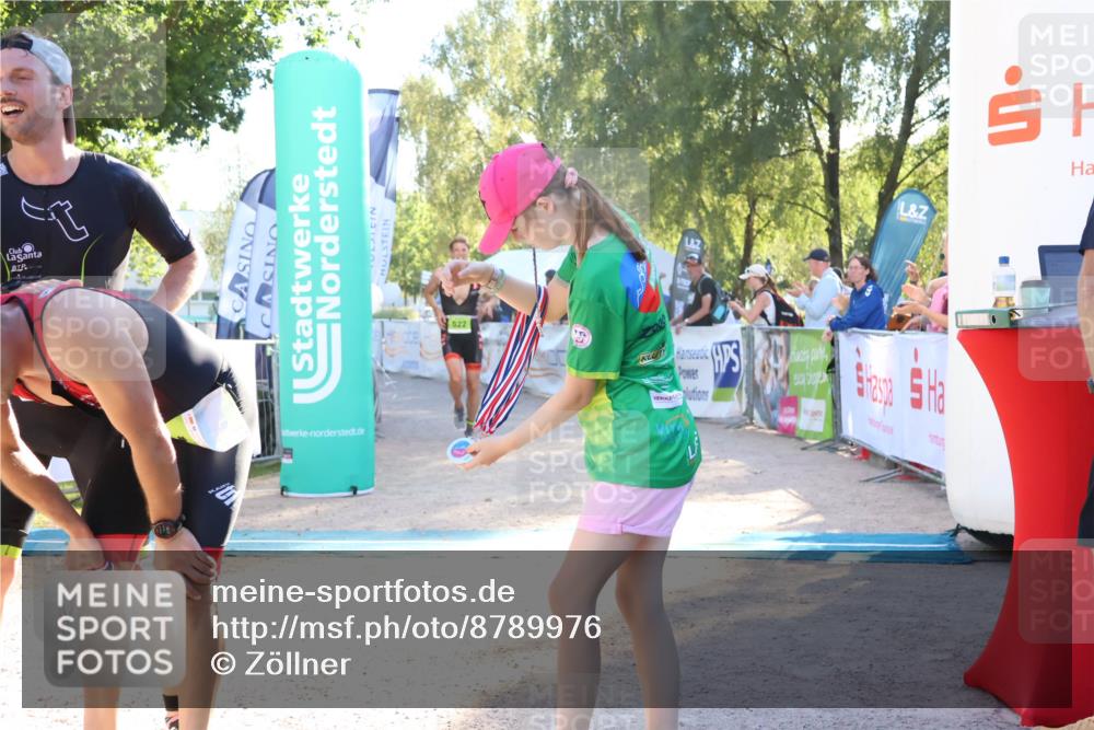 07.09.2025 - 19. Norderstedt Triathlon Zöllner http://msf.ph/oto/8789976 07.09.2025 16:22:05 Ziel 522, 541 meine-sportfotos.de