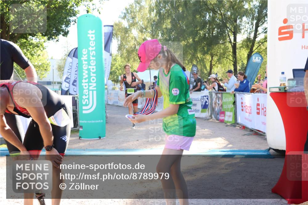 07.09.2025 - 19. Norderstedt Triathlon Zöllner http://msf.ph/oto/8789979 07.09.2025 16:22:05 Ziel 522, 541 meine-sportfotos.de