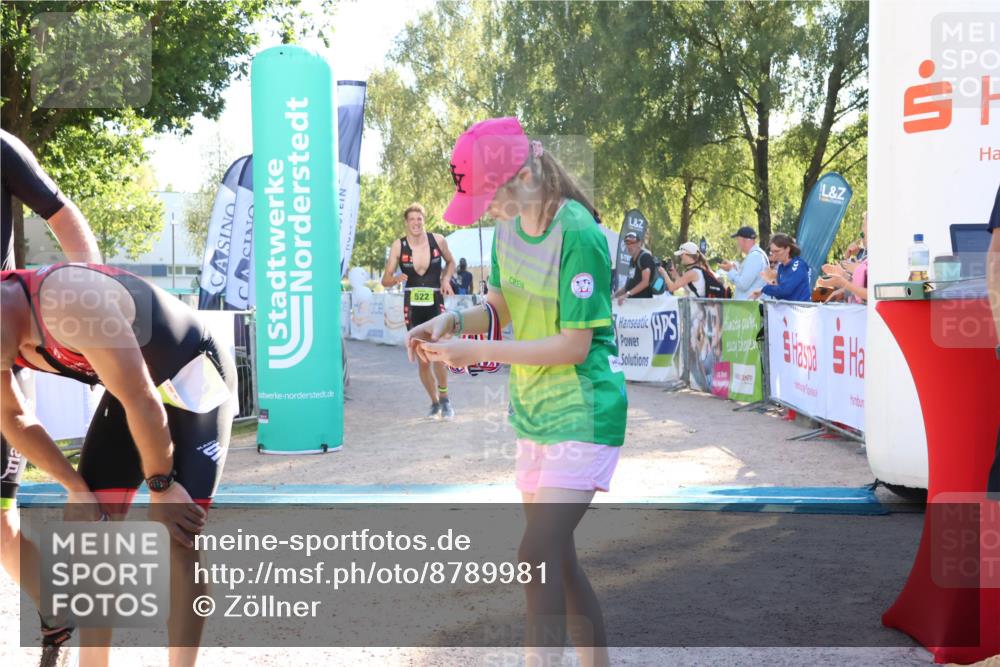 07.09.2025 - 19. Norderstedt Triathlon Zöllner http://msf.ph/oto/8789981 07.09.2025 16:22:05 Ziel 522, 541 meine-sportfotos.de
