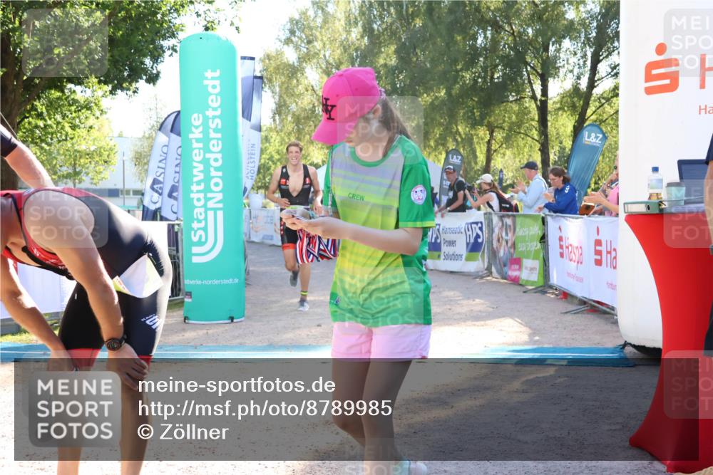 07.09.2025 - 19. Norderstedt Triathlon Zöllner http://msf.ph/oto/8789985 07.09.2025 16:22:05 Ziel 522, 541 meine-sportfotos.de