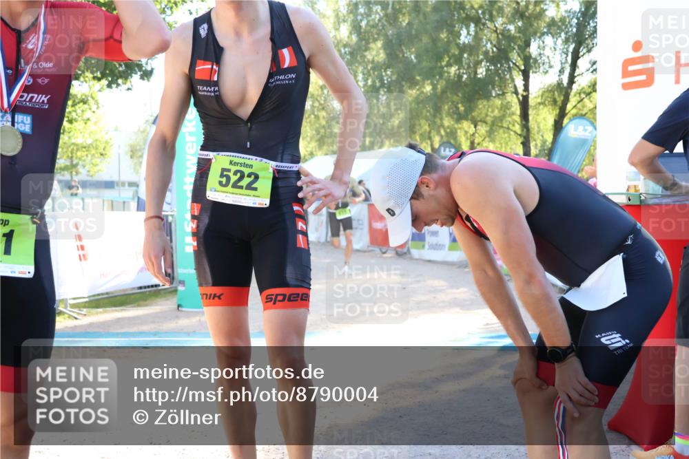 07.09.2025 - 19. Norderstedt Triathlon Zöllner http://msf.ph/oto/8790004 07.09.2025 16:22:24 Ziel 513, 517 meine-sportfotos.de