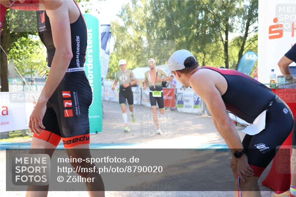 07.09.2025 - 19. Norderstedt Triathlon Zöllner http://msf.ph/oto/8790020 07.09.2025 16:22:25 Ziel 513, 517 meine-sportfotos.de