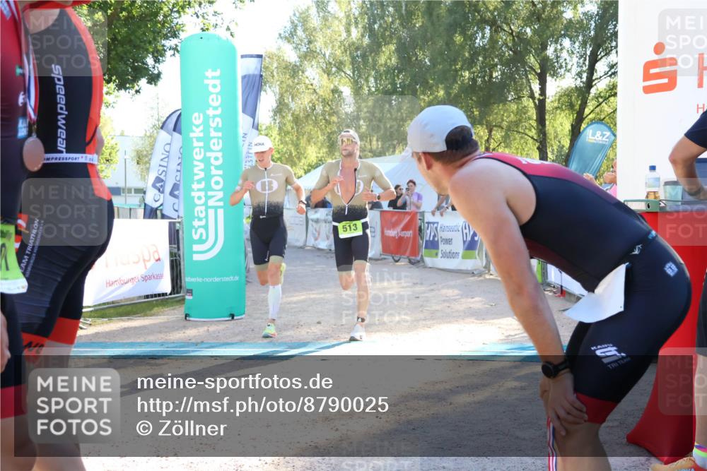 07.09.2025 - 19. Norderstedt Triathlon Zöllner http://msf.ph/oto/8790025 07.09.2025 16:22:26 Ziel 513, 517 meine-sportfotos.de