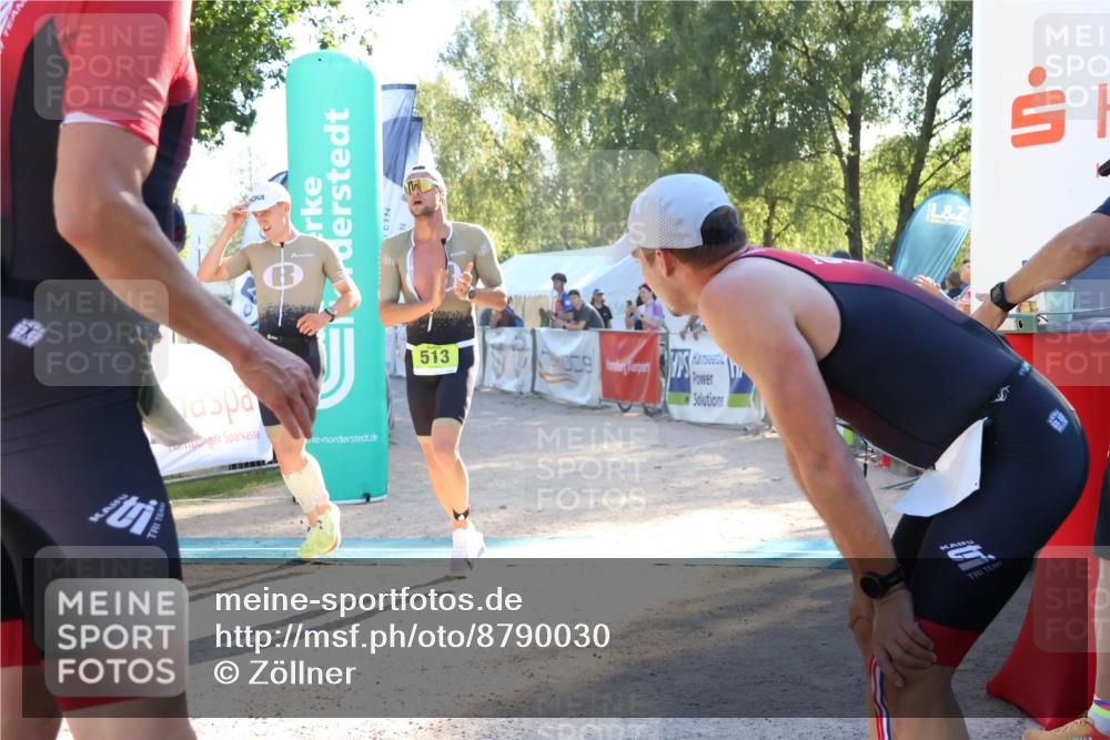 07.09.2025 - 19. Norderstedt Triathlon Zöllner http://msf.ph/oto/8790030 07.09.2025 16:22:26 Ziel 513, 517 meine-sportfotos.de