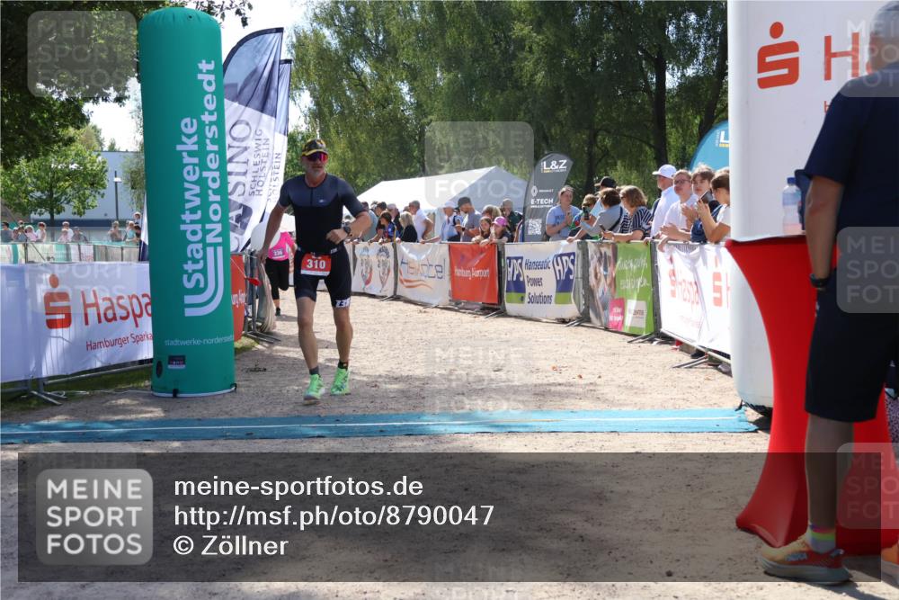 07.09.2025 - 19. Norderstedt Triathlon Zöllner http://msf.ph/oto/8790047 07.09.2025 13:57:01 Ziel 310, 336 meine-sportfotos.de