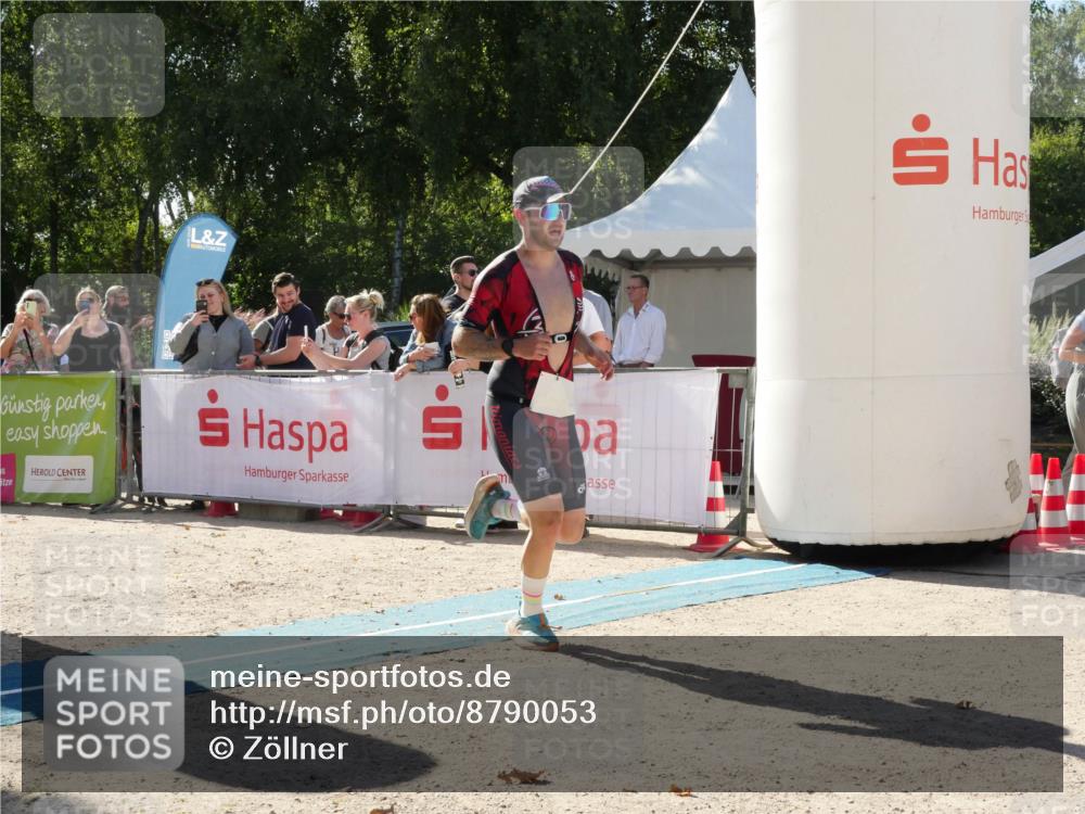 07.09.2025 - 19. Norderstedt Triathlon Zöllner http://msf.ph/oto/8790053 07.09.2025 15:26:52 Ziel 958, 964 meine-sportfotos.de