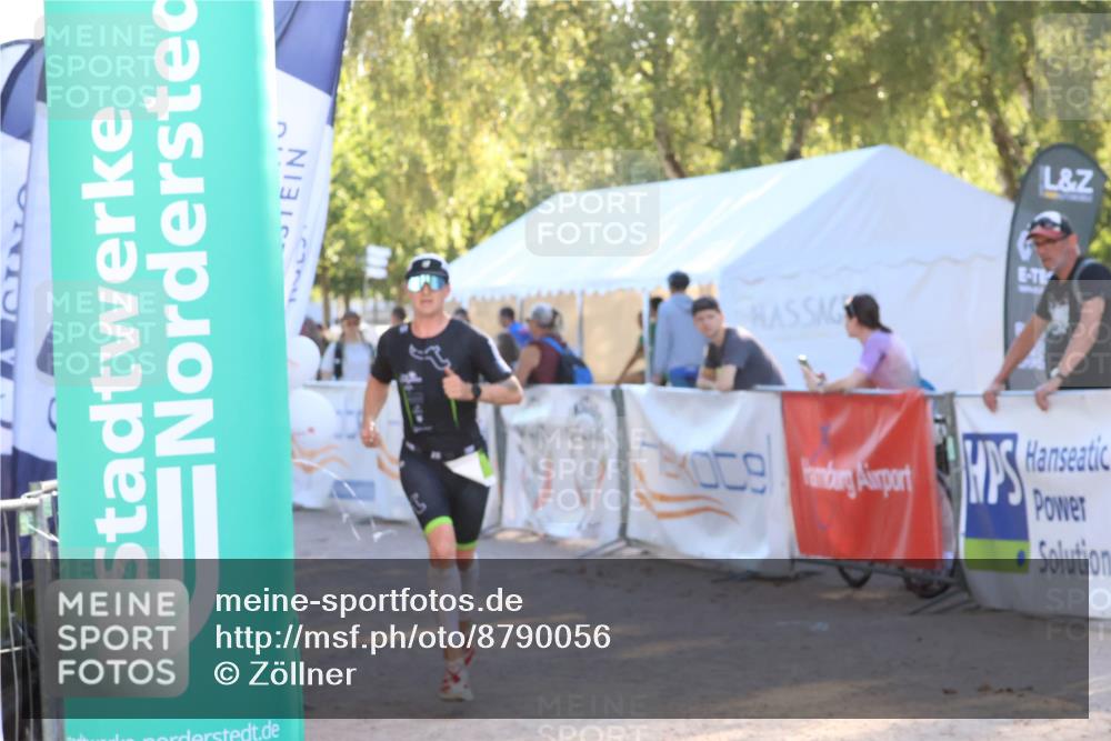07.09.2025 - 19. Norderstedt Triathlon Zöllner http://msf.ph/oto/8790056 07.09.2025 16:23:40 Ziel 537, 538 meine-sportfotos.de