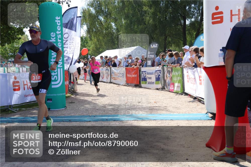 07.09.2025 - 19. Norderstedt Triathlon Zöllner http://msf.ph/oto/8790060 07.09.2025 13:57:02 Ziel 310, 336 meine-sportfotos.de