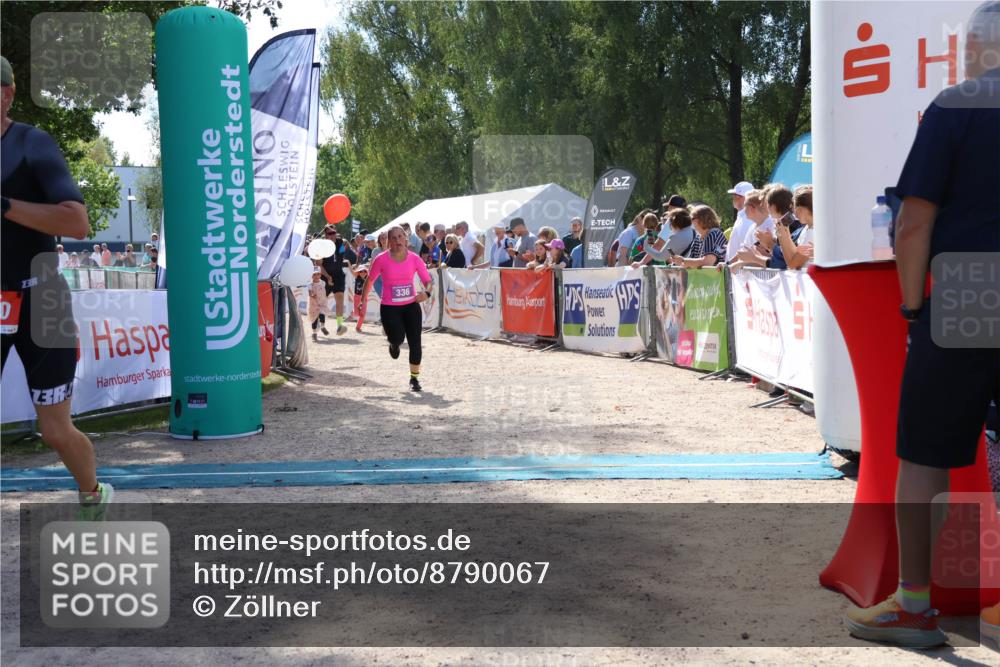 07.09.2025 - 19. Norderstedt Triathlon Zöllner http://msf.ph/oto/8790067 07.09.2025 13:57:02 Ziel 310, 336 meine-sportfotos.de