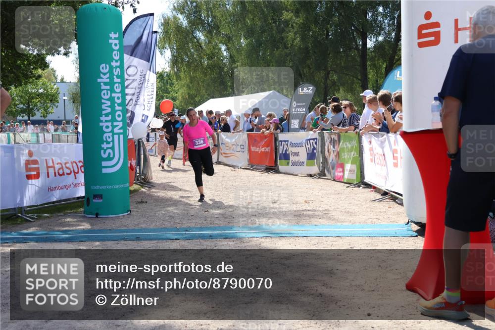 07.09.2025 - 19. Norderstedt Triathlon Zöllner http://msf.ph/oto/8790070 07.09.2025 13:57:03 Ziel 310, 336 meine-sportfotos.de
