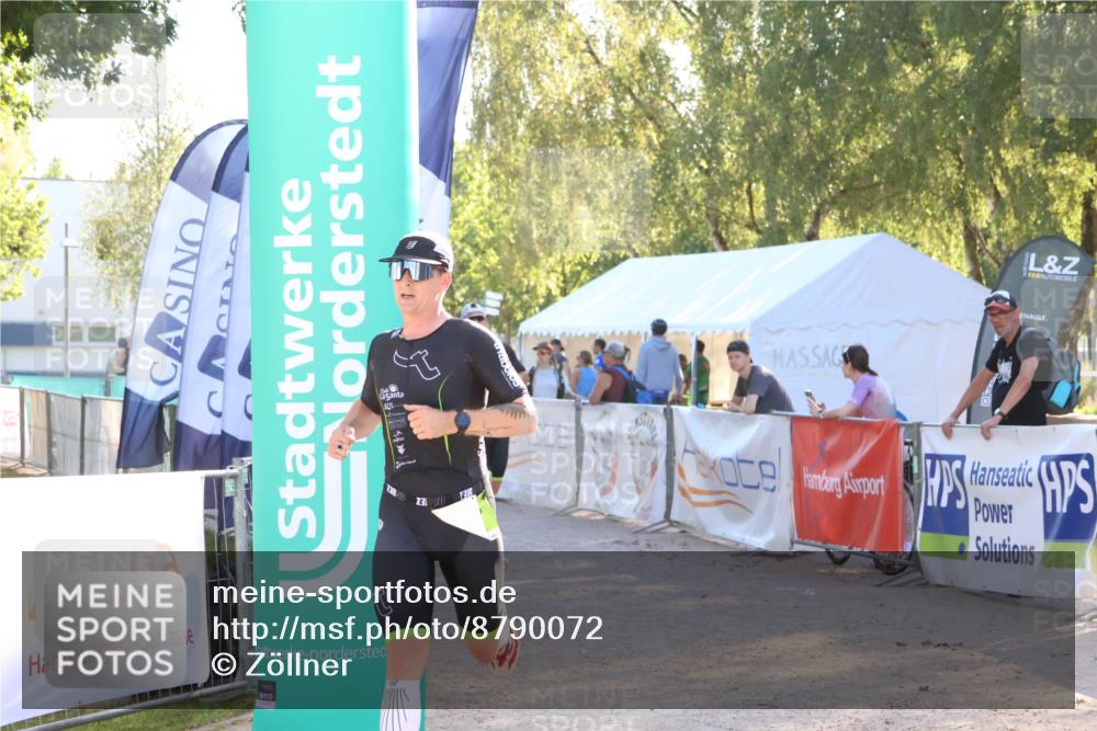 07.09.2025 - 19. Norderstedt Triathlon Zöllner http://msf.ph/oto/8790072 07.09.2025 16:23:41 Ziel 537, 538 meine-sportfotos.de