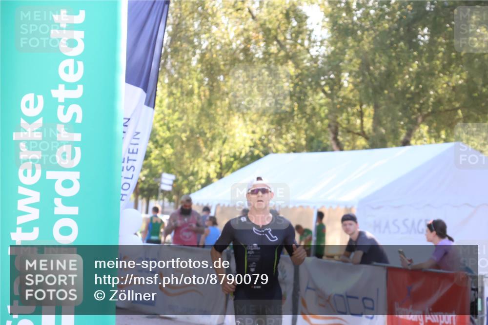 07.09.2025 - 19. Norderstedt Triathlon Zöllner http://msf.ph/oto/8790079 07.09.2025 16:23:42 Ziel 537, 538 meine-sportfotos.de