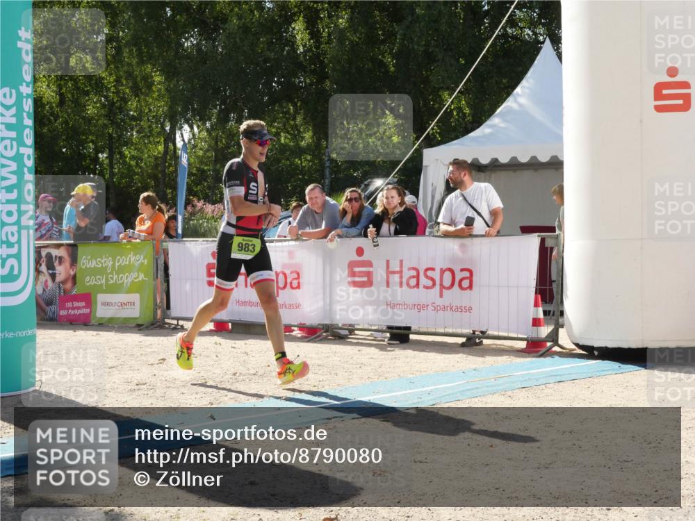 07.09.2025 - 19. Norderstedt Triathlon Zöllner http://msf.ph/oto/8790080 07.09.2025 15:28:31 Ziel 983 meine-sportfotos.de