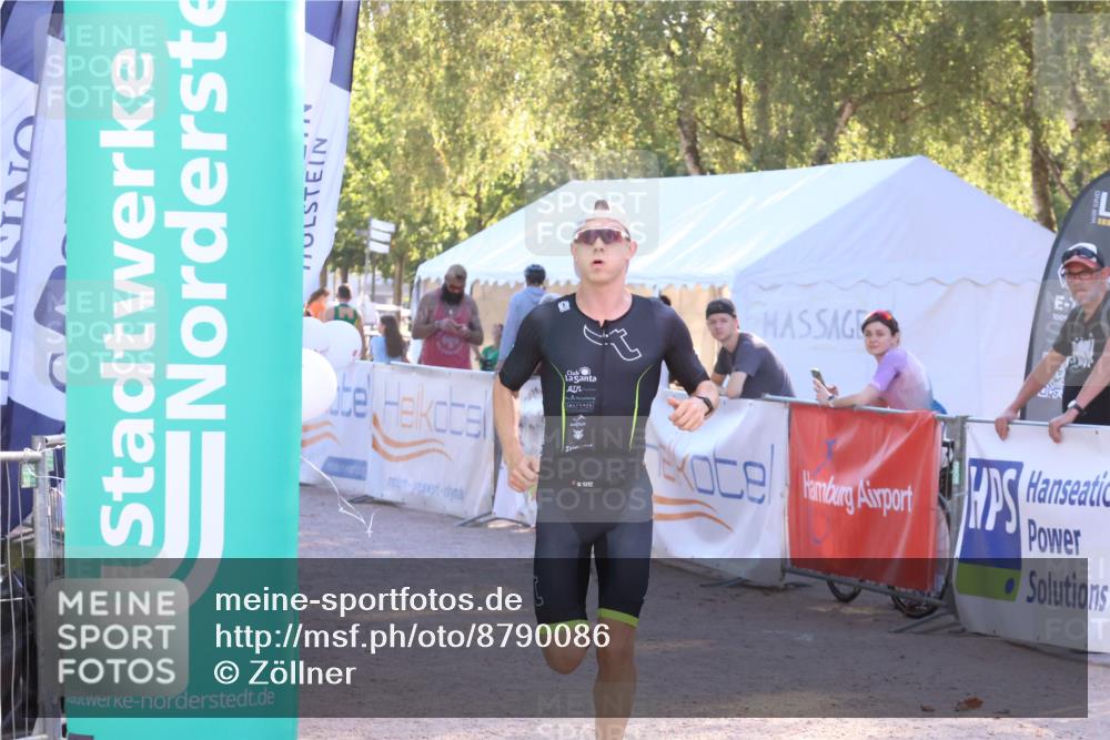 07.09.2025 - 19. Norderstedt Triathlon Zöllner http://msf.ph/oto/8790086 07.09.2025 16:23:43 Ziel 537, 538 meine-sportfotos.de