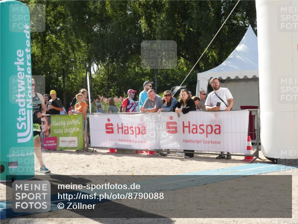 07.09.2025 - 19. Norderstedt Triathlon Zöllner http://msf.ph/oto/8790088 07.09.2025 15:28:37 Ziel 983, 993 meine-sportfotos.de