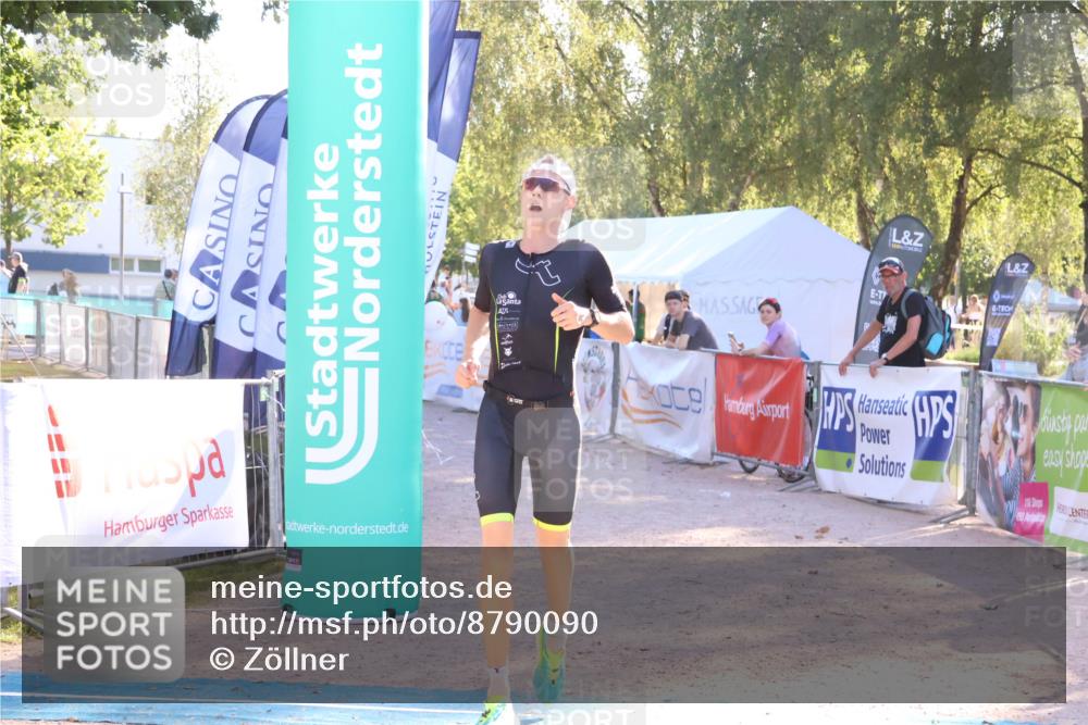 07.09.2025 - 19. Norderstedt Triathlon Zöllner http://msf.ph/oto/8790090 07.09.2025 16:23:44 Ziel 494, 537, 538 meine-sportfotos.de