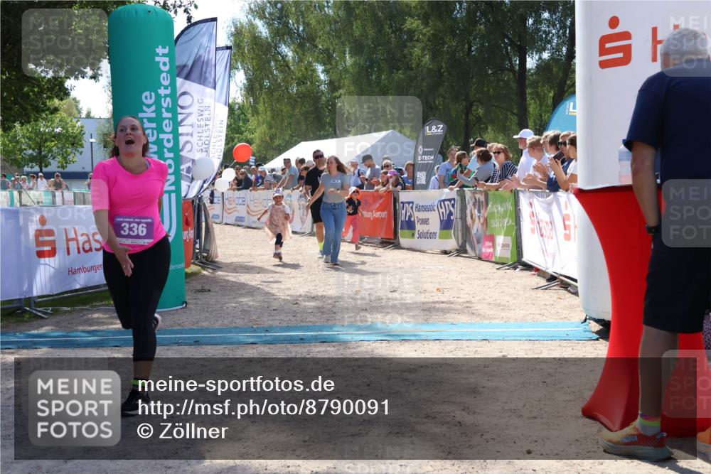 07.09.2025 - 19. Norderstedt Triathlon Zöllner http://msf.ph/oto/8790091 07.09.2025 13:57:04 Ziel 310, 336 meine-sportfotos.de