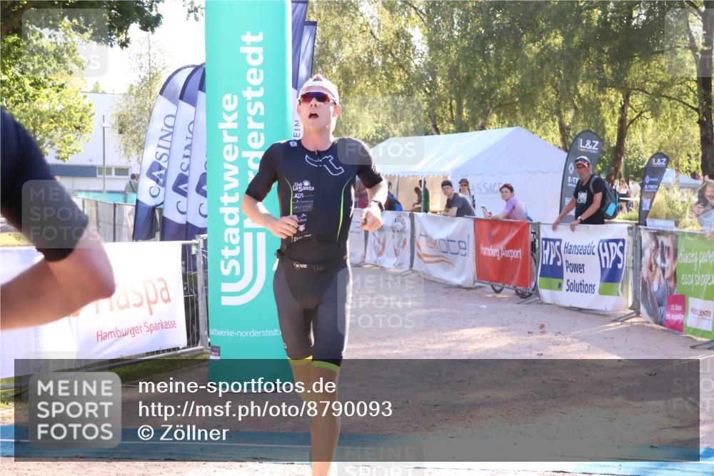 07.09.2025 - 19. Norderstedt Triathlon Zöllner http://msf.ph/oto/8790093 07.09.2025 16:23:44 Ziel 494, 537, 538 meine-sportfotos.de
