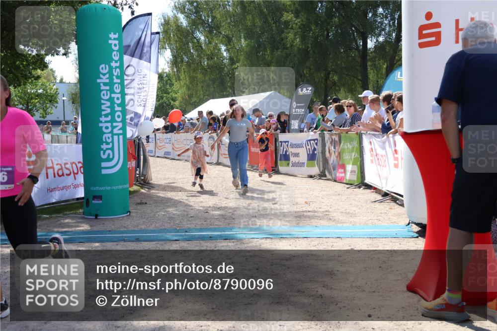 07.09.2025 - 19. Norderstedt Triathlon Zöllner http://msf.ph/oto/8790096 07.09.2025 13:57:05 Ziel 310, 336 meine-sportfotos.de