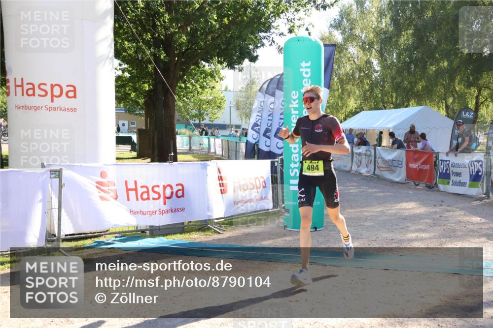 07.09.2025 - 19. Norderstedt Triathlon Zöllner http://msf.ph/oto/8790104 07.09.2025 16:23:49 Ziel 494, 538 meine-sportfotos.de