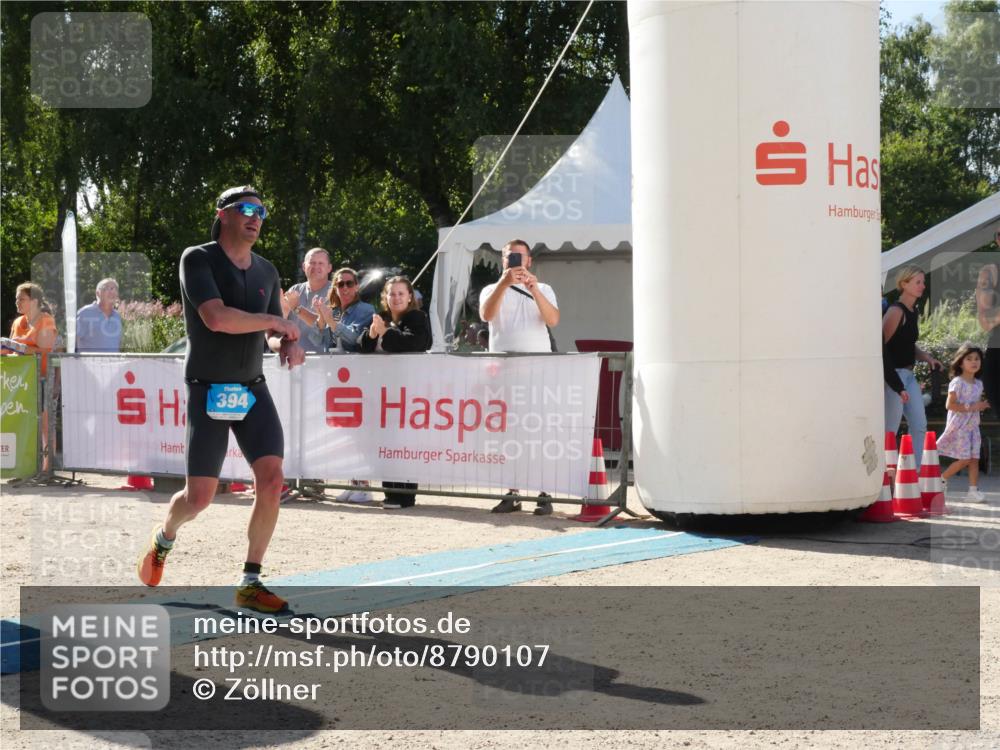 07.09.2025 - 19. Norderstedt Triathlon Zöllner http://msf.ph/oto/8790107 07.09.2025 15:29:24 Ziel 394, 990 meine-sportfotos.de