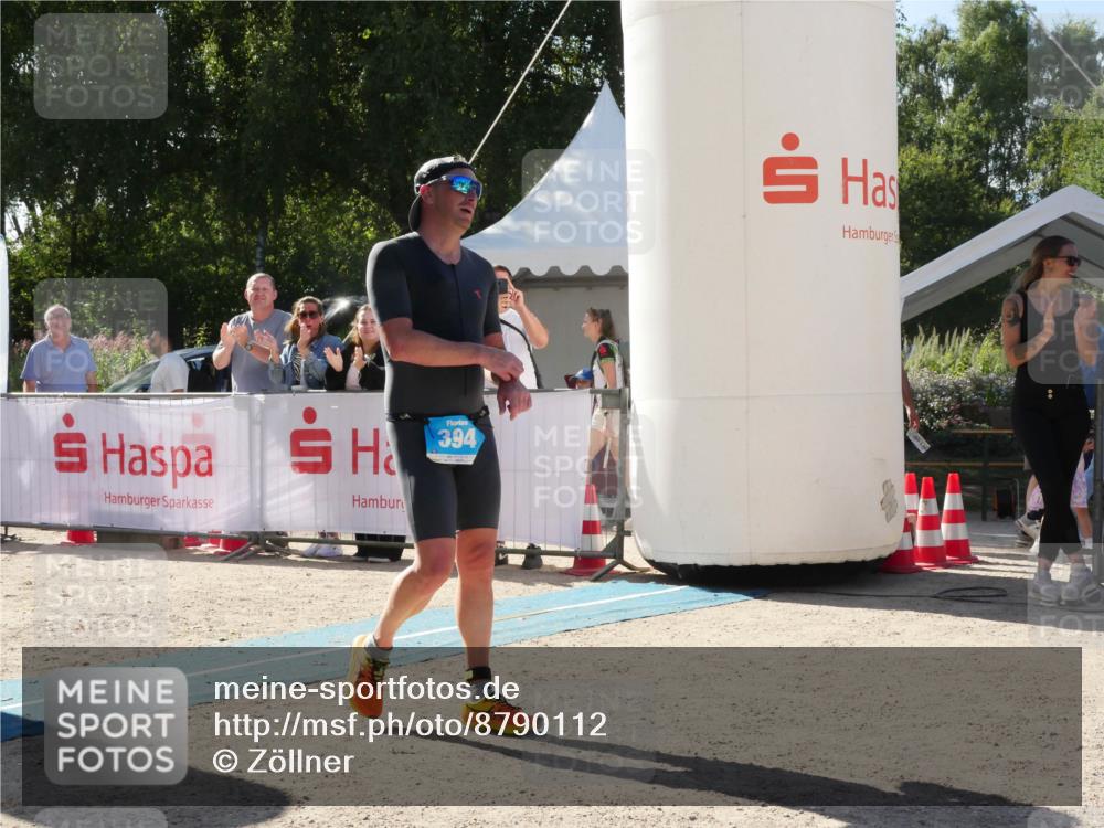 07.09.2025 - 19. Norderstedt Triathlon Zöllner http://msf.ph/oto/8790112 07.09.2025 15:29:25 Ziel 394, 990 meine-sportfotos.de