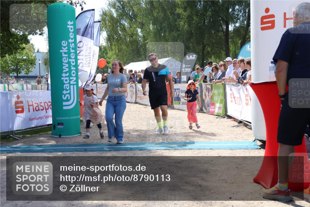 07.09.2025 - 19. Norderstedt Triathlon Zöllner http://msf.ph/oto/8790113 07.09.2025 13:57:07 Ziel 310, 336 meine-sportfotos.de