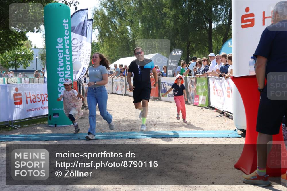 07.09.2025 - 19. Norderstedt Triathlon Zöllner http://msf.ph/oto/8790116 07.09.2025 13:57:07 Ziel 310, 336 meine-sportfotos.de