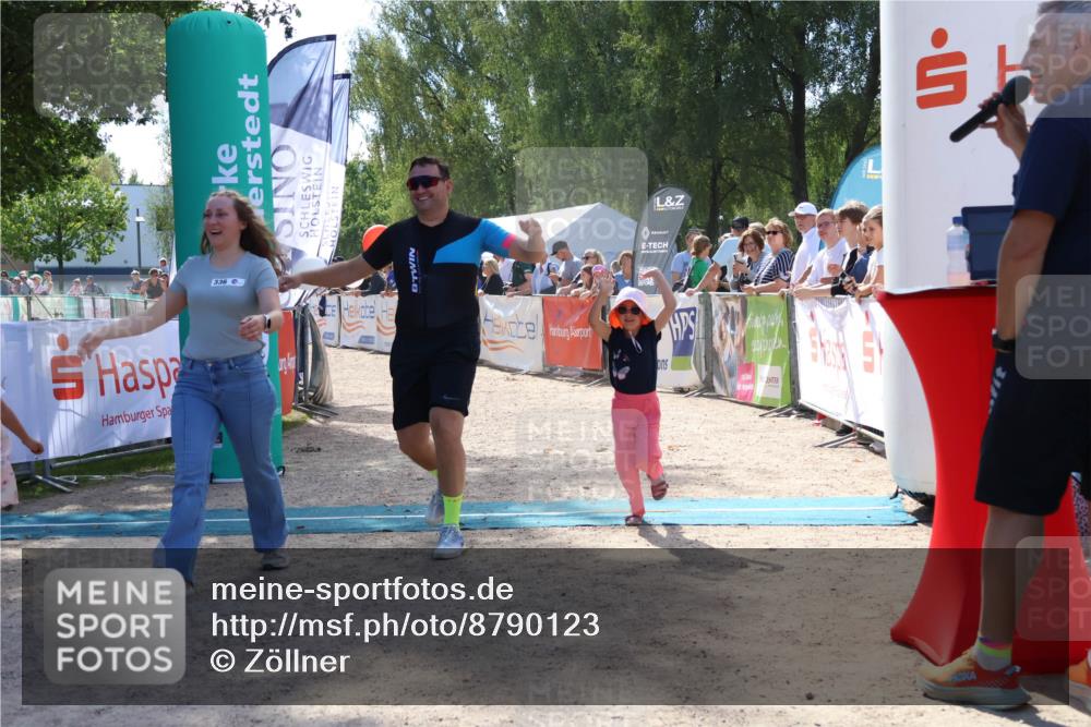 07.09.2025 - 19. Norderstedt Triathlon Zöllner http://msf.ph/oto/8790123 07.09.2025 13:57:08 Ziel 336 meine-sportfotos.de