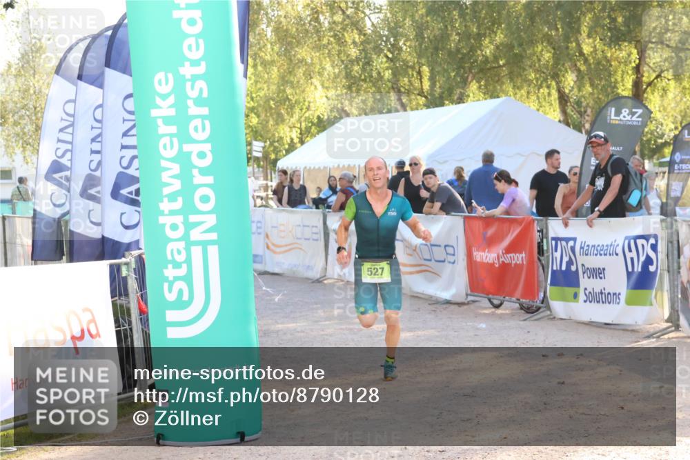 07.09.2025 - 19. Norderstedt Triathlon Zöllner http://msf.ph/oto/8790128 07.09.2025 16:24:05 Ziel 527 meine-sportfotos.de